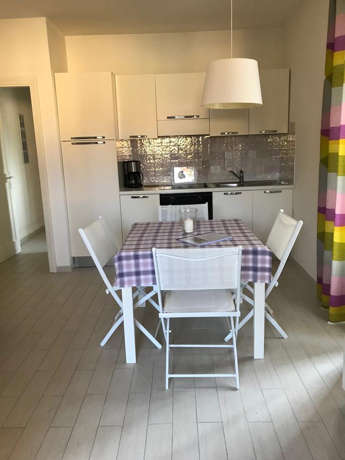 Residenza Le Logge Aparthotel Torri Del Benaco Eksteriør bilde
