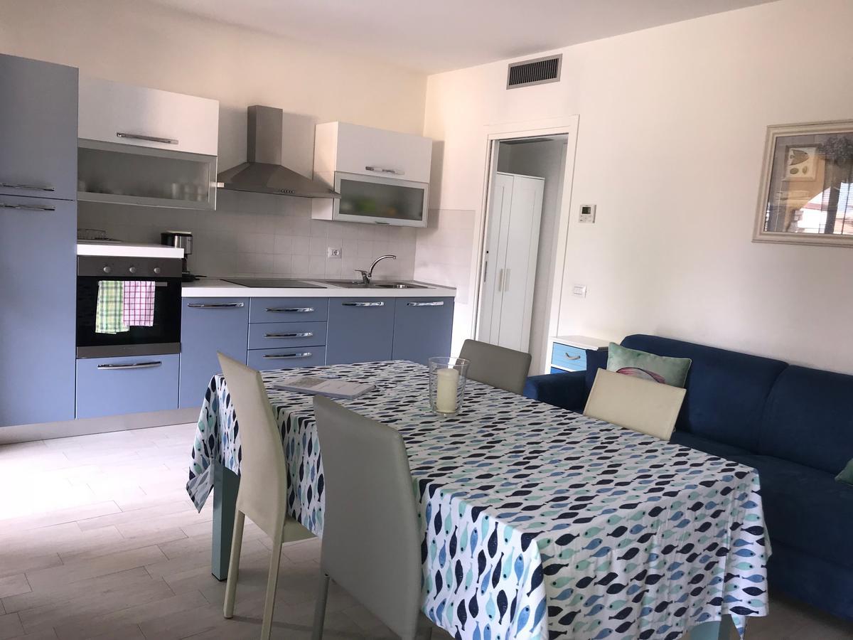 Residenza Le Logge Aparthotel Torri Del Benaco Eksteriør bilde