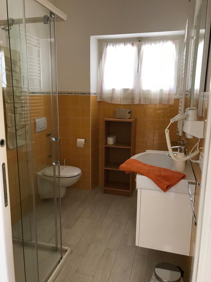 Residenza Le Logge Aparthotel Torri Del Benaco Eksteriør bilde