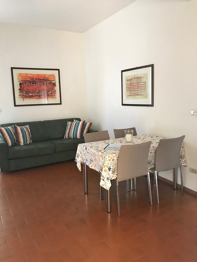 Residenza Le Logge Aparthotel Torri Del Benaco Eksteriør bilde