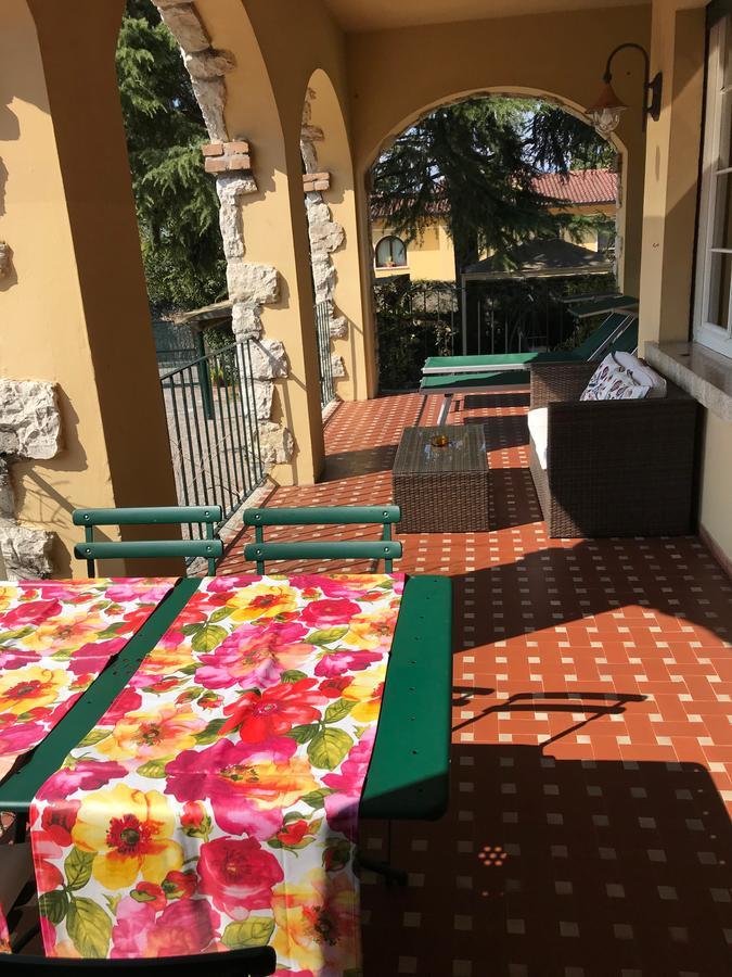 Residenza Le Logge Aparthotel Torri Del Benaco Eksteriør bilde