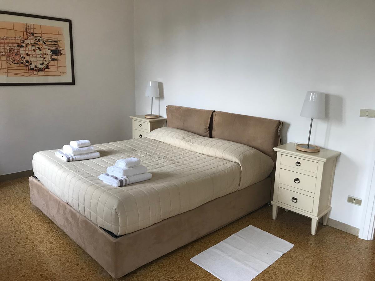 Residenza Le Logge Aparthotel Torri Del Benaco Eksteriør bilde